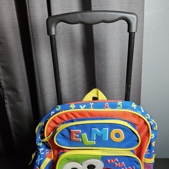 Sesame Street Elmo kids roller backpack - Picture 4 of 12